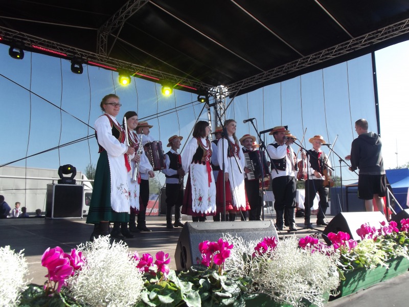 
                                                       Dożynki Powiatowe - Abramów 2013 - fotogaleria
                                                