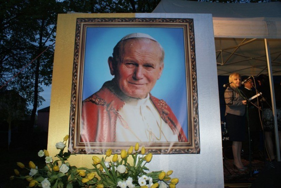 
                                                        Obchody kanonizacji Jana Pawła II 
                                                