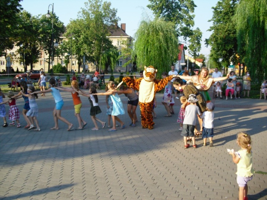 
                                                       Dni Annopola 2012
                                                