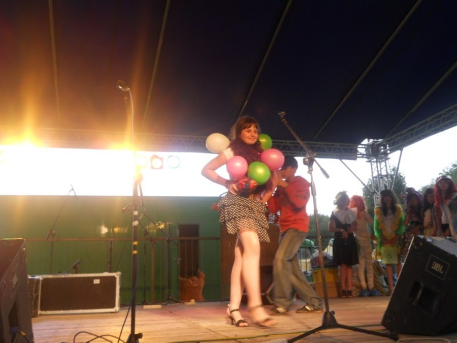 
                                                       Dni Annopola 2011
                                                