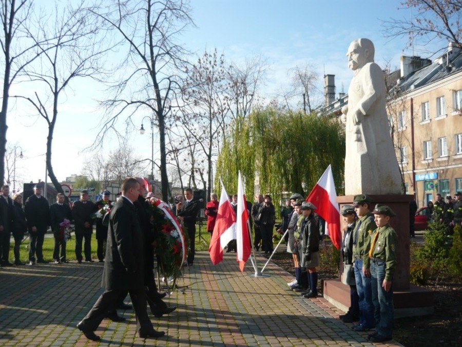 
                                                       11 LISTOPADA 2010
                                                