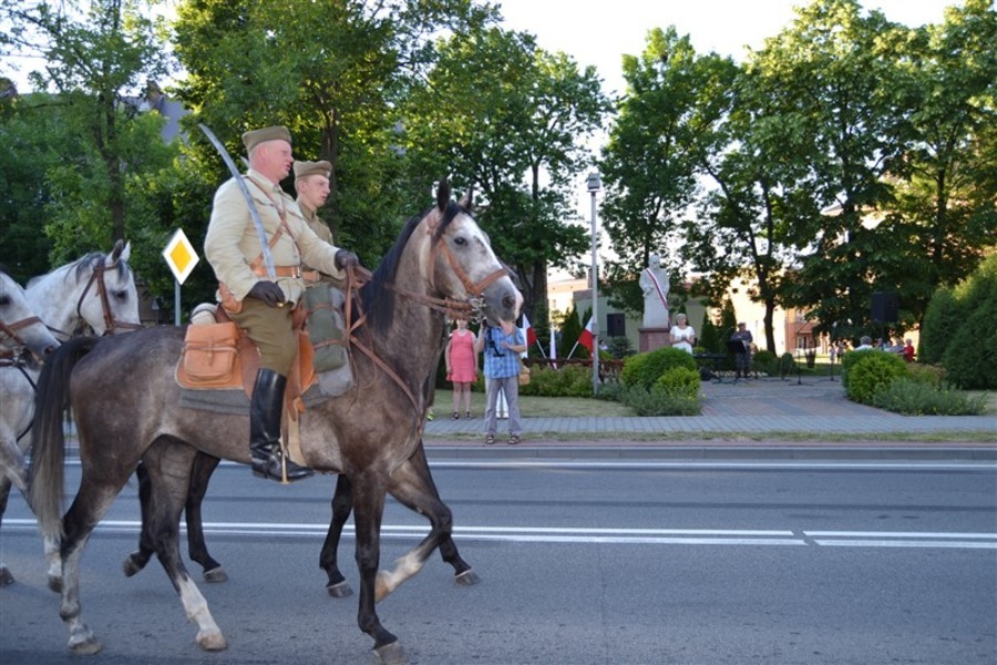 
                                                       UROCZYSTE OBCHODY 100. ROCZNICY PRZEMARSZU I BRYGADY LEGIONÓW POLSKICH PRZEZ WISŁĘ POD ANNOPOL
                                                