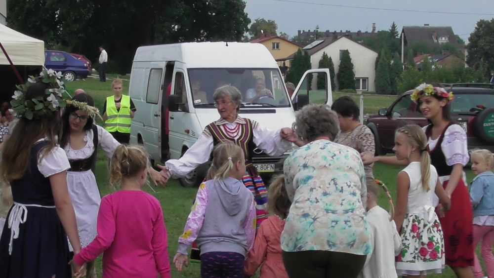 
                                                       DOŻYNKI GMINNE 2016
                                                