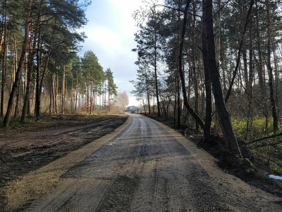 
                                                    Zmodernizowana droga w Annopolu w kierunku Jakubowic
                                                