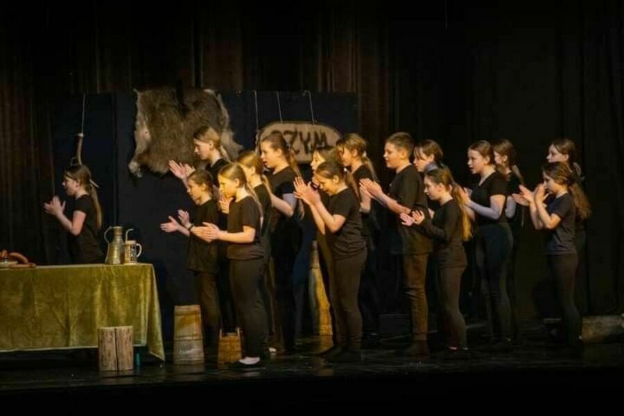 
                                                    Członkowie koła teatralnego
                                                