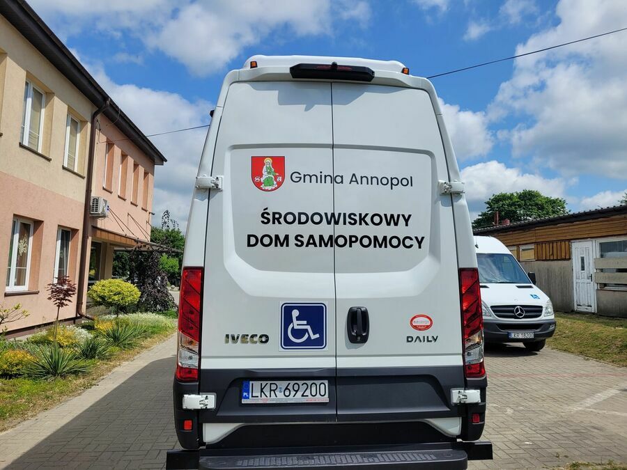 
                                                    Samochód tył.
                                                