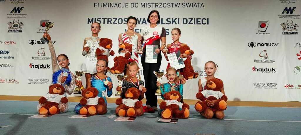 
                                                    SUKCESY SPORTOWE LUIZY JUST I AGATY SUSZKO.
                                                