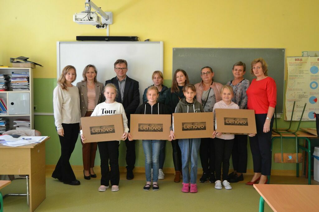 
                                                    LAPTOPY DLA UCZNIÓW.
                                                