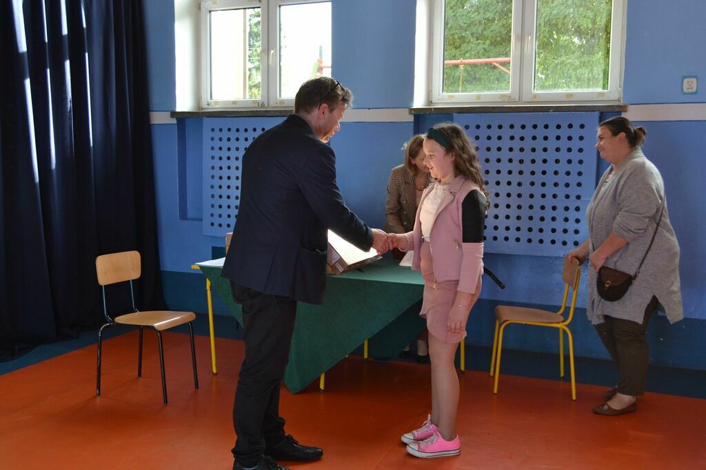
                                                    LAPTOPY DLA UCZNIÓW.
                                                