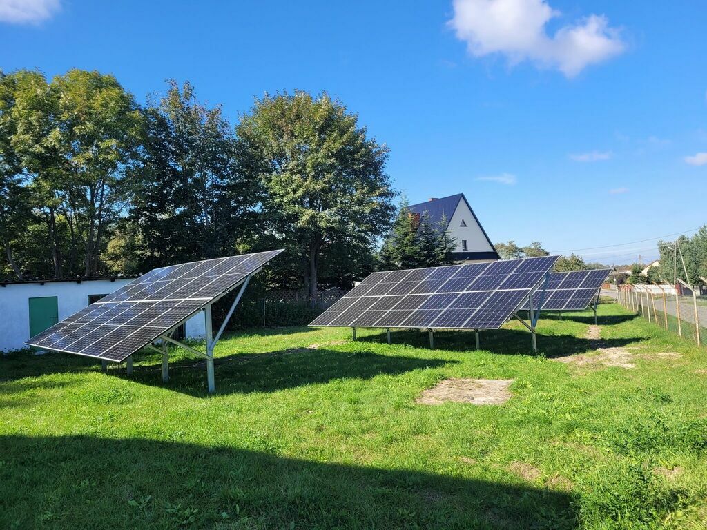 
                                                    ODBIÓR INSTALACJI FOTOWOLTAICZNYCH NA BUDYNKACH GMINNYCH.
                                                