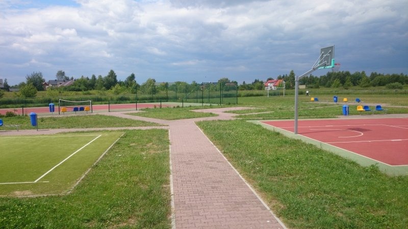 
                                                       Budowa ciągów pieszych w kompleksie boisk sportowych w os. Wiślana.
                                                