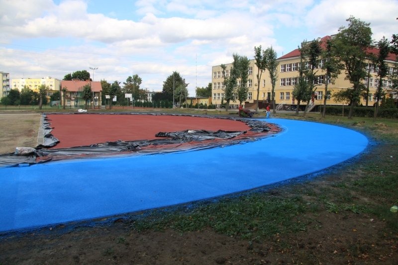 
                                                       Budowa kompleksu sportowego w osiedlu Staszica.
                                                