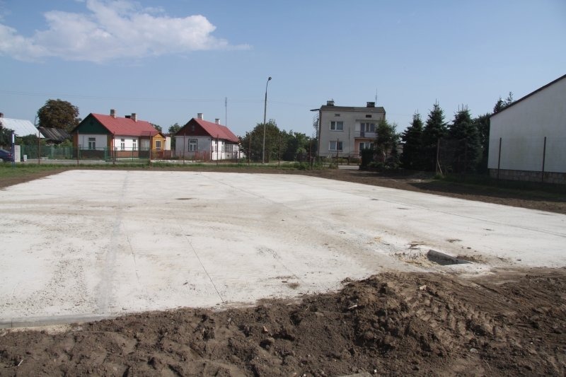 
                                                       Budowa kompleksu sportowego w osiedlu Mierzwiączka.
                                                
