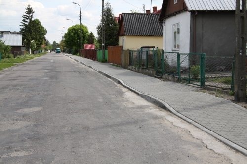 
                                                       Budowa chodnika w ul. Starej.
                                                