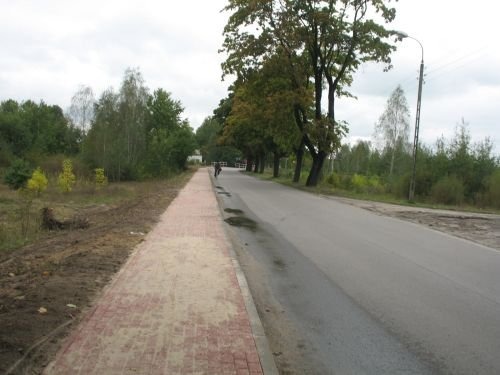 
                                                       Modernizacja chodnika w ul. Tysiąclecia w Dęblinie.
                                                