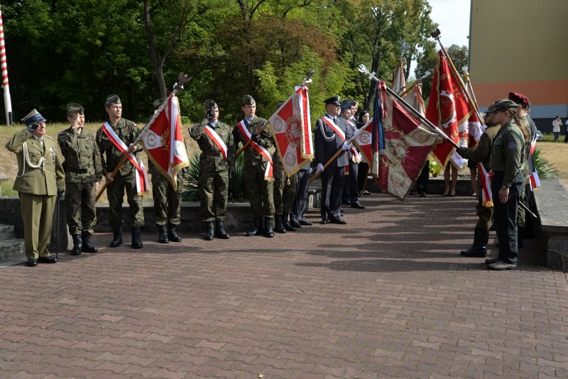 
                                                       Obchody święta 15 Pułku Piechoty Wilków
                                                