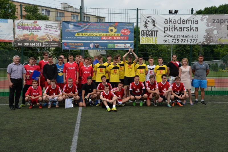 
                                                       Dębliński Turniej Szkół Średnich o Puchar Burmistrza
                                                