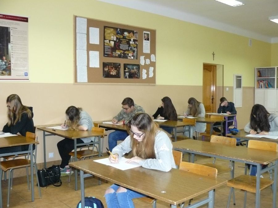 
                                                       Próbny egzamin gimnazjalny i II etap konkursów przedmiotowych w ZSO w Dęblinie
                                                