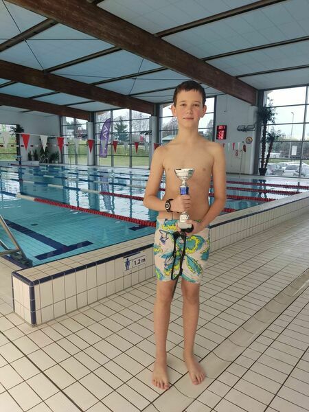 
                                                    Chłopcy ze szkoły SP5 w Dęblinie, niemal bezkonkurencyjni w pływaniu w powiecie! 
                                                