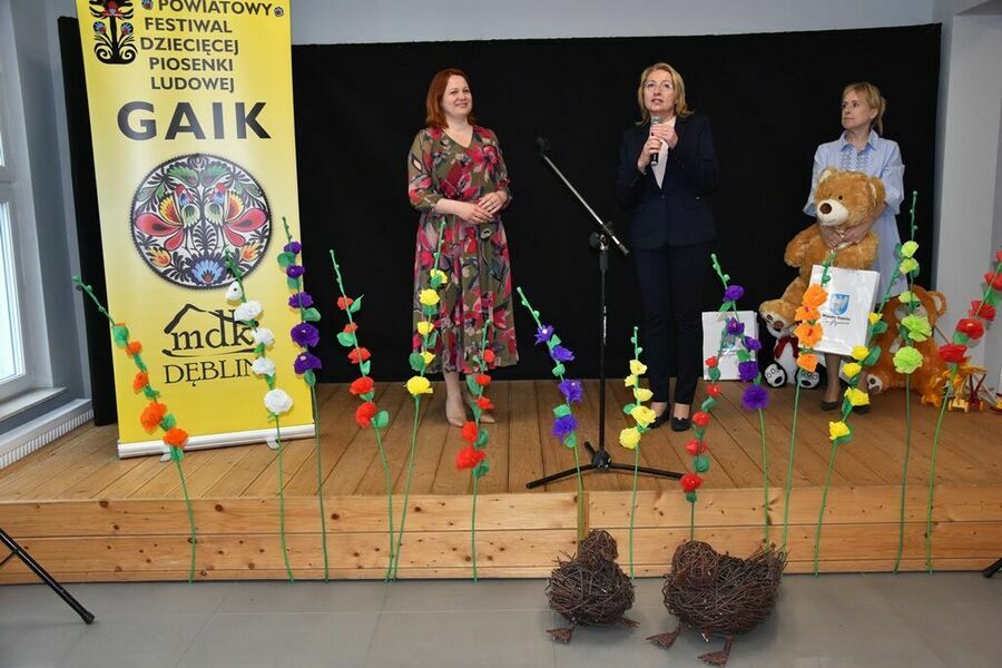 
                                                    XI Powiatowy Festiwal Dziecięcej Piosenki Ludowej - 