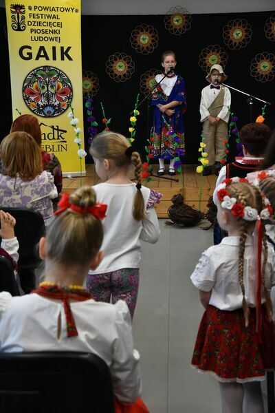 
                                                    XI Powiatowy Festiwal Dziecięcej Piosenki Ludowej - 