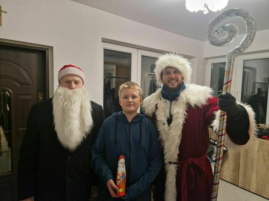 
                                                       Magiczna wizyta Świętego Mikołaja na osiedlu Wiślana - Żwica
                                                