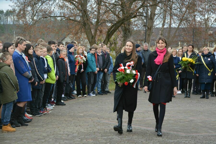 
                                                    Apel z okazji Narodowego Święta Niepodległości w Gminie Dziemiany
                                                