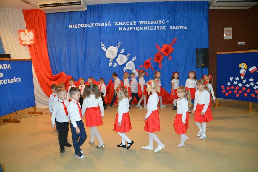 
                                                    Apel z okazji Narodowego Święta Niepodległości w Gminie Dziemiany
                                                