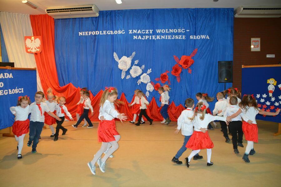 
                                                    Apel z okazji Narodowego Święta Niepodległości w Gminie Dziemiany
                                                