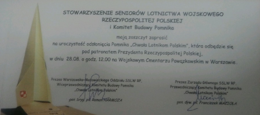 
                                                       Pomnik Chwała Lotnikom Polskim
                                                