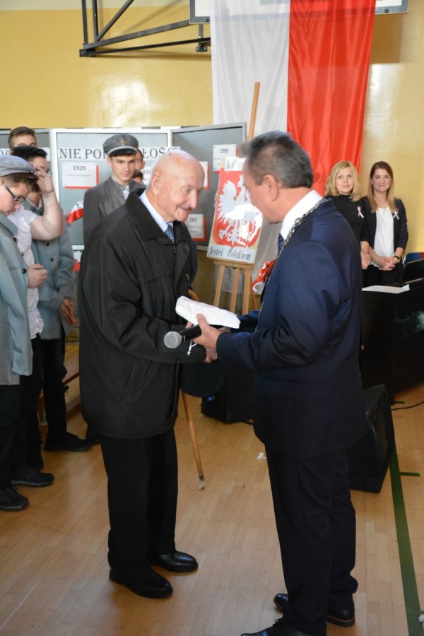 
                                                       Fotorelacja z Obchodów 100-lecia Odzyskania Niepodległości
                                                