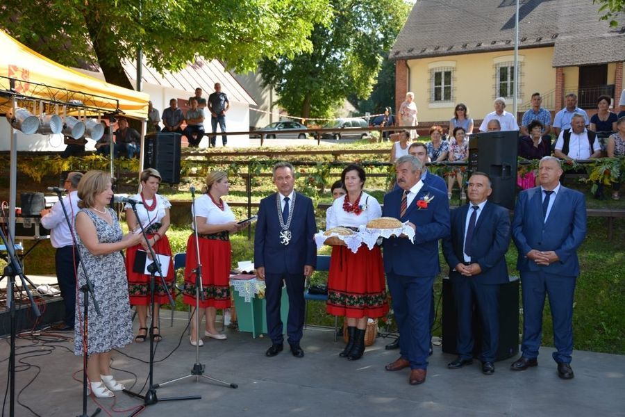 
                                                       Dożynki 2019 cz 1
                                                
