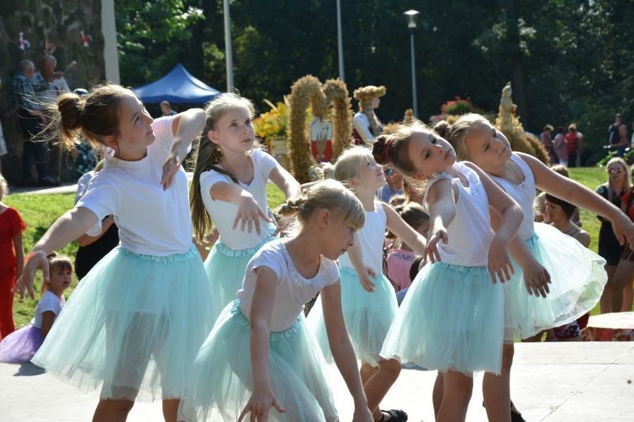 
                                                       Dożynki 2019 cz 2
                                                