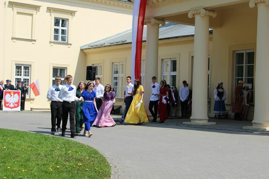 
                                                    Fotorelacja z obchodów Święta 3 Maja 2022 - fot. 13
                                                