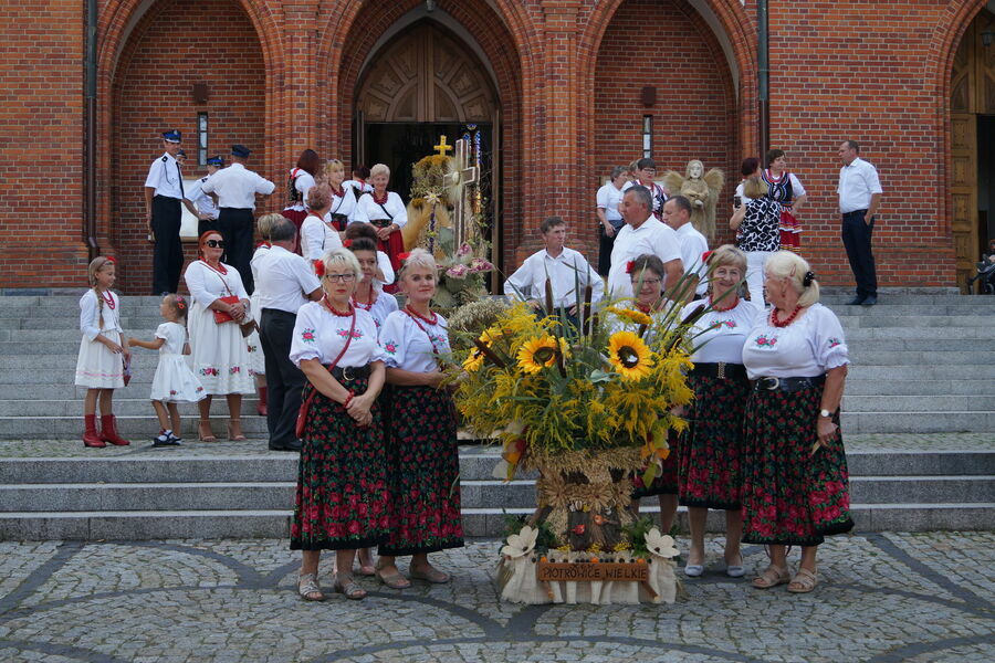 
                                                    DOŻYNKI 2022
                                                