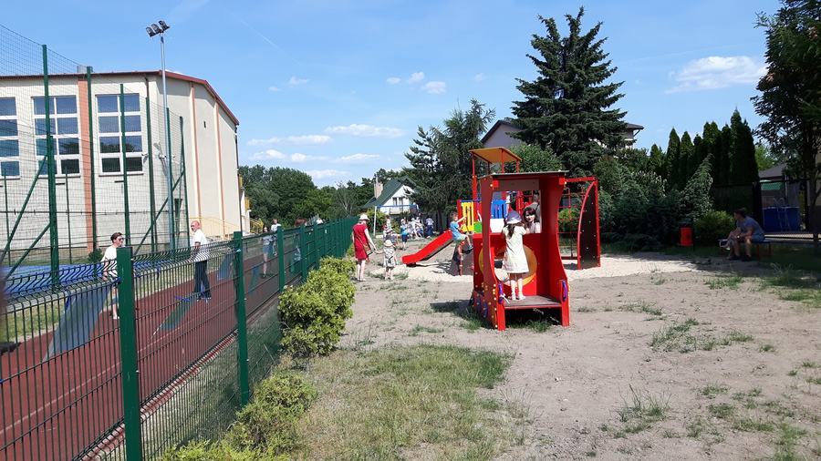 
                                                       Otwarcie nowych placów zabaw
                                                