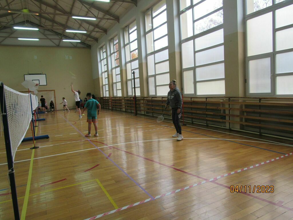 zdjęcia przedstawiające uczestników Grand Prix w Badmintonie w Janowie dnia 04.11.2023 r.