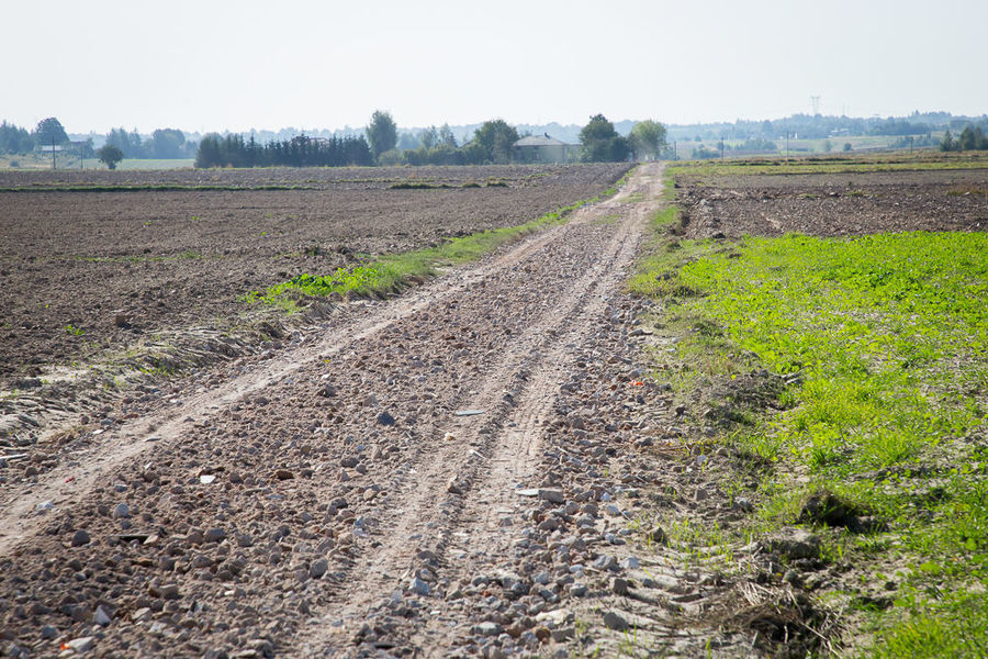 Na zdjęciu utwardzona droga w Rudce Kozłowieckiej