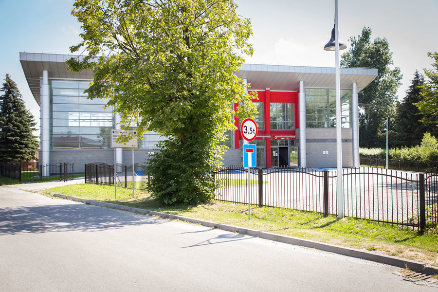 Na zdjęciu obiekt kulturalno-widowiskowy w Parku im. Rodzin Budnych i Łosiów w Niemcach