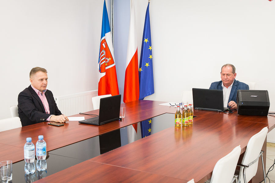 Na zdjęciu Zastępca Wójta Gminy Niemce oraz Przewodniczący Rady Gminy Niemce