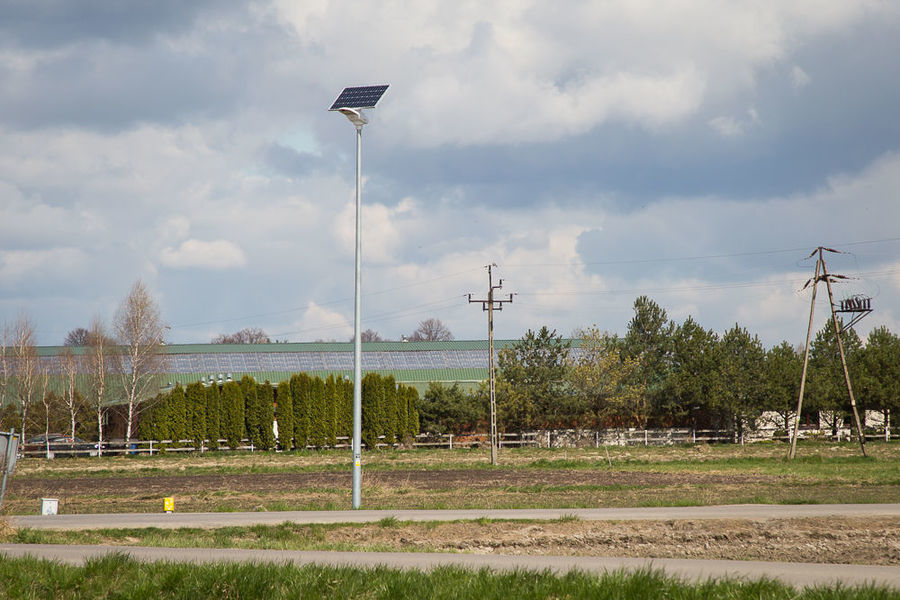 Na zdjęciu lampa solarna