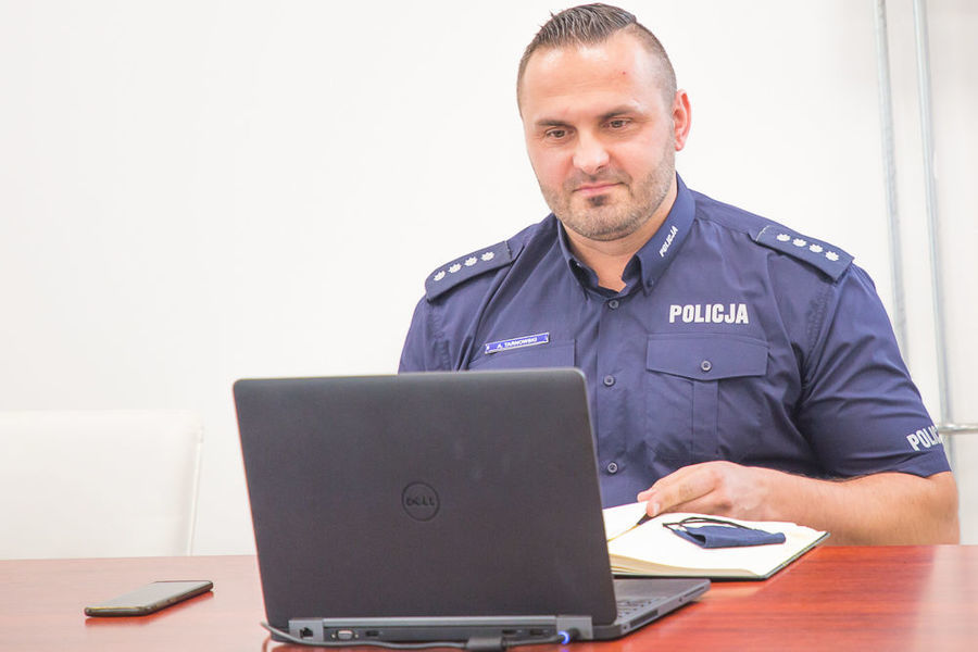 Na zdjęciu Komendant Komisariatu Policji  w Niemcach.  