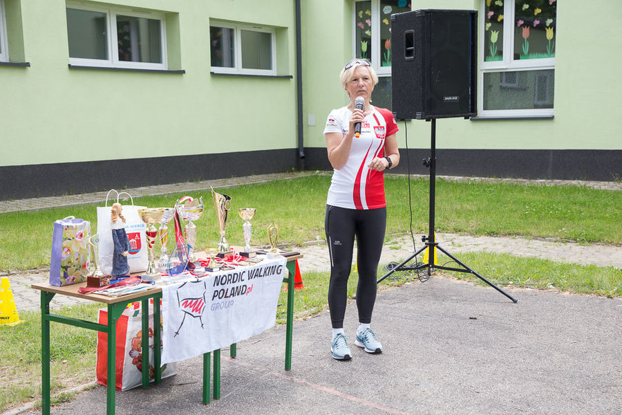 Na zdjęciu członkini kadry narodowej w Nordic Walking.