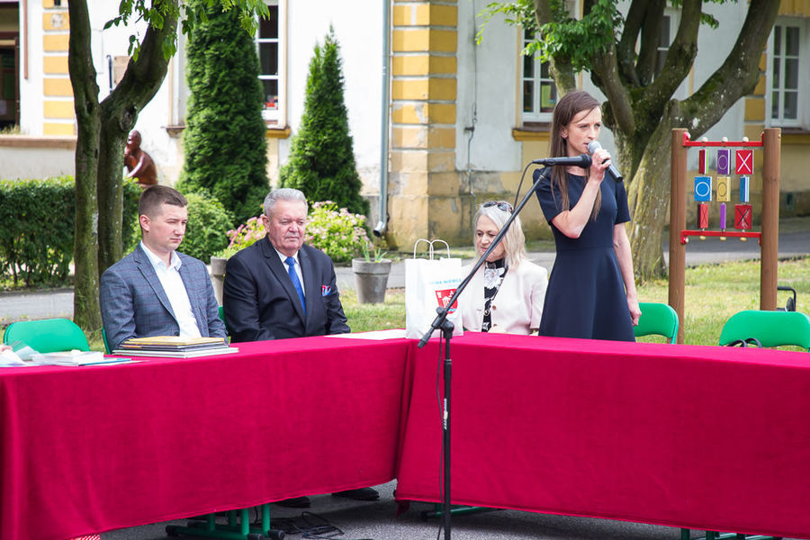 Na zdjęciu przemowa pani Wicedyrektor