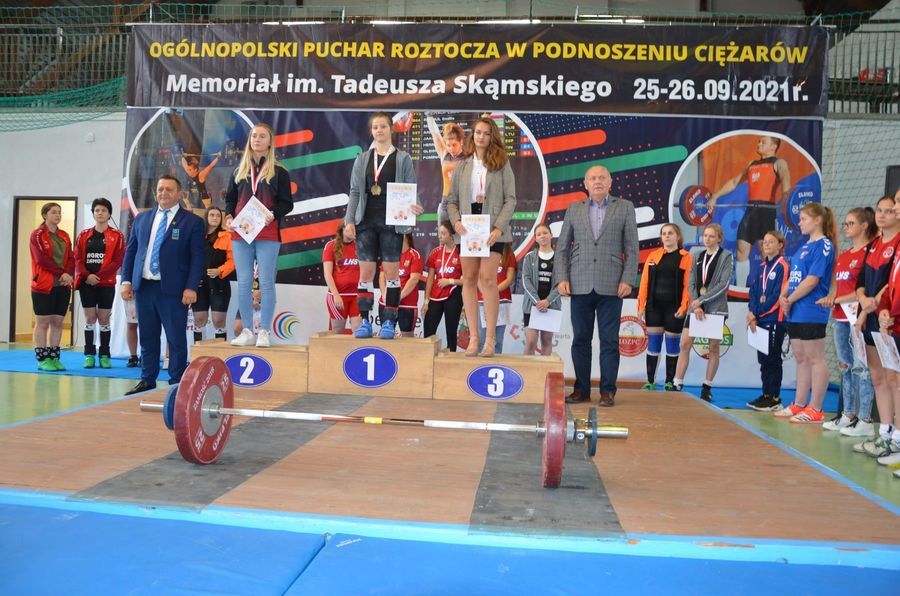Na zdjęciu zawodniczki na podium