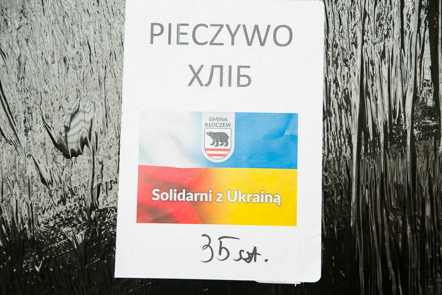 etykieta na palecie z napisem 