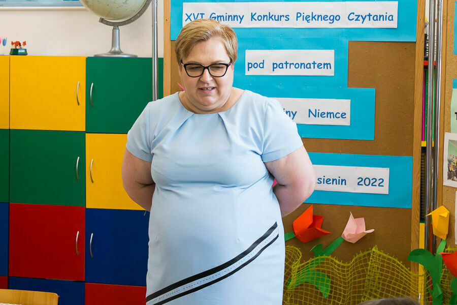 Na zdjęciu dyrektor szkoły 