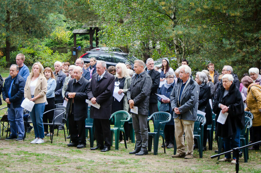 uczestnicy obchodów podczas mszy