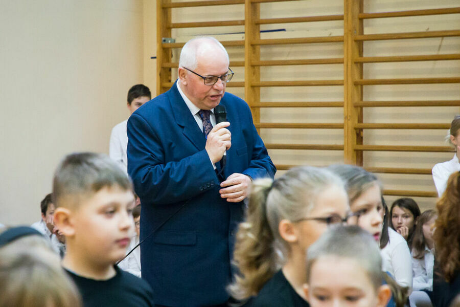 Powitanie gościa przez Dyrektora szkoły