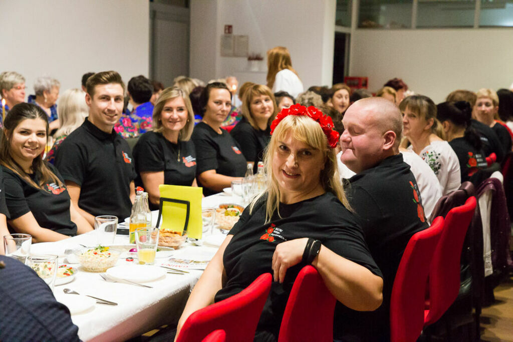 Członkowie i członkinie Kół Gospodyń Wiejskich biorących udział w spotkaniu